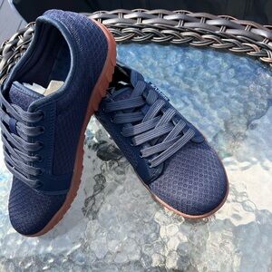 Women, men, water shoes, size 6, barefoot, quick drying beach, hiking fishing